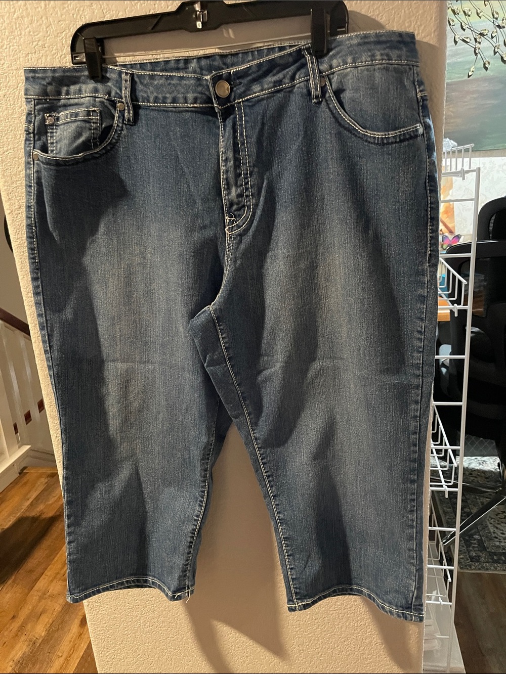 Avenue Women's Dark Blue Cropped Jeans Sz 22